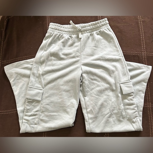 GIRLS CLOTHING BUNDLE SIZE 10/12 FLARED LEGGINGS GRINCH PJS ROOTS JOGGERS UMBRO - Picture 10 of 15